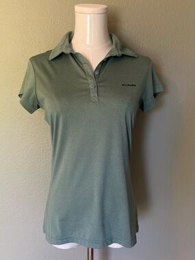 Columbia Women's Short Sleeve Polo in Sage Green